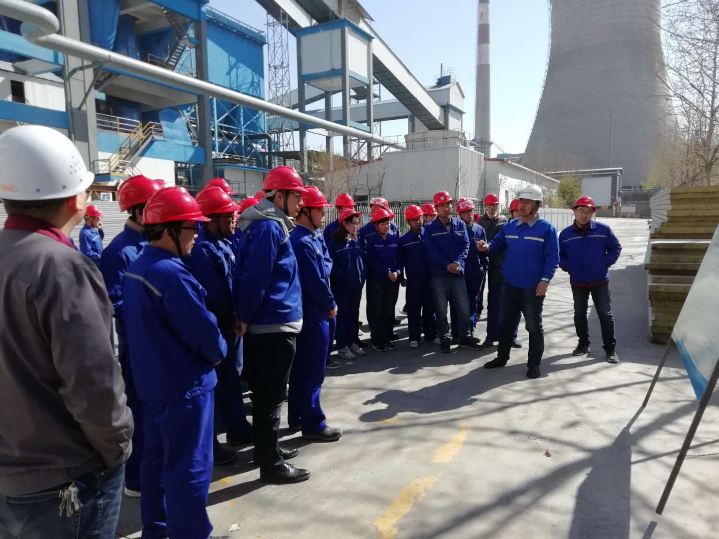 對標先進 強化管理—重山光電組織全員進行參觀學習活動