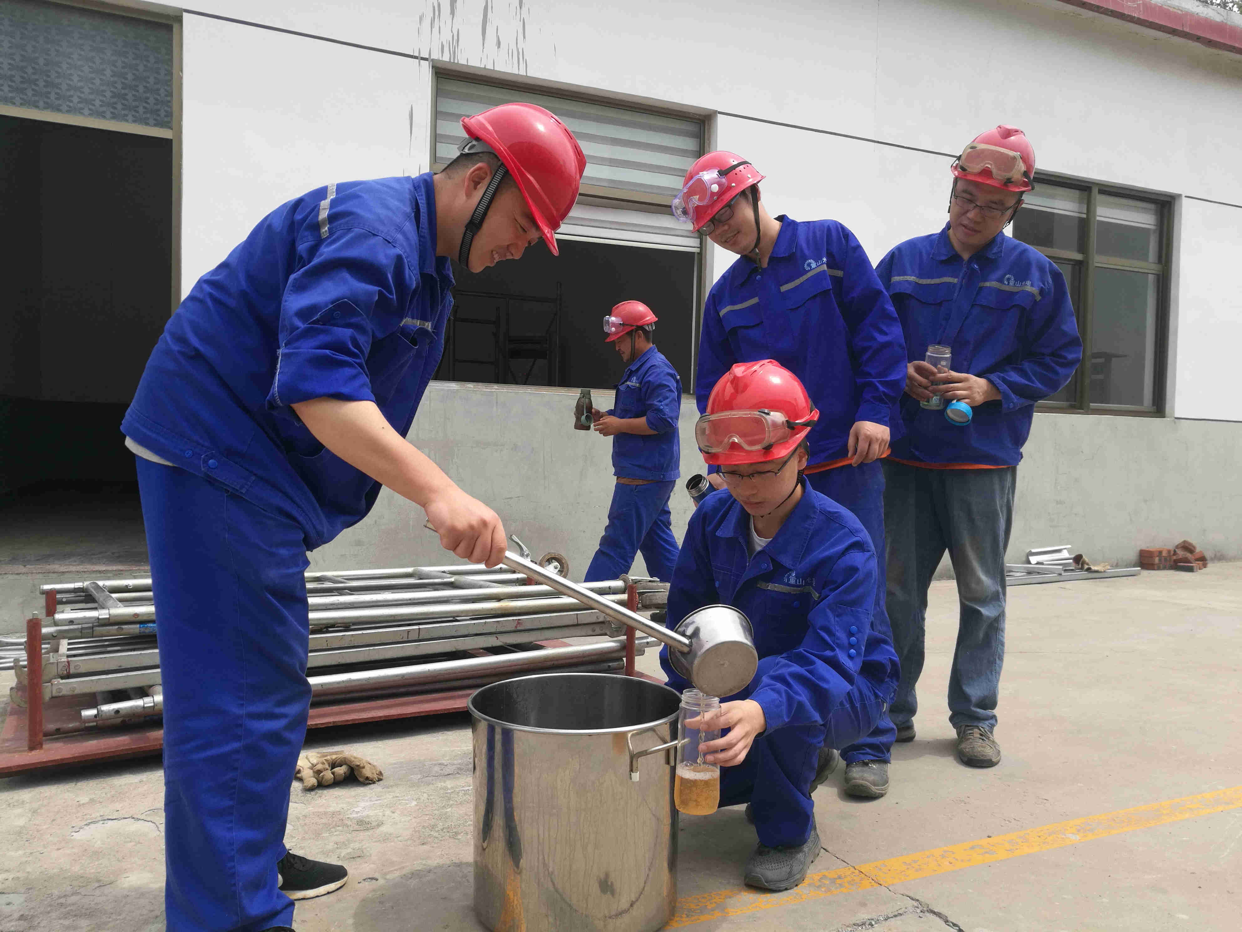 炎炎夏日，重山光電食堂為一線員工送上解暑綠豆湯