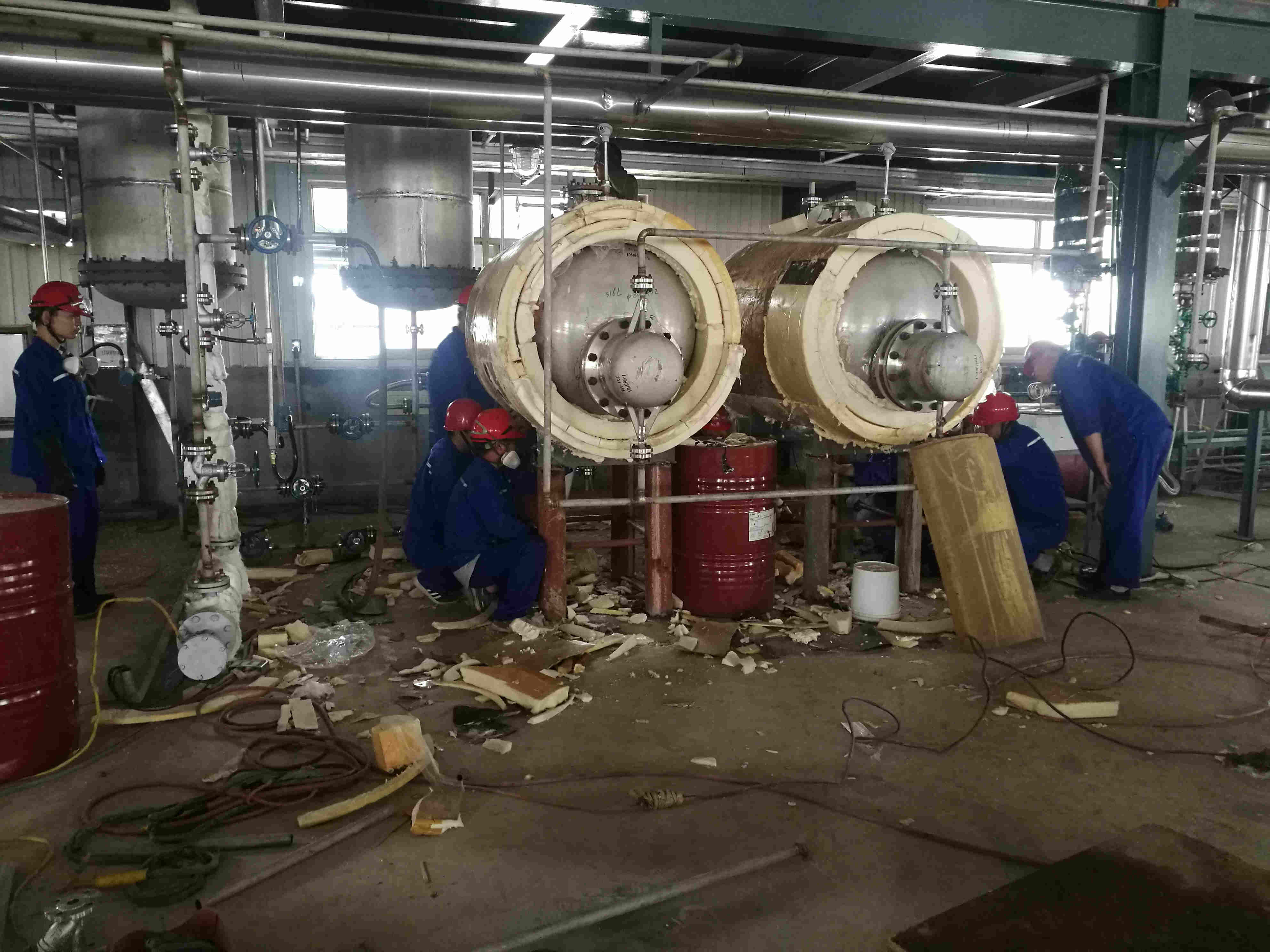 戰(zhàn)高溫，斗酷暑，全力以赴保進度