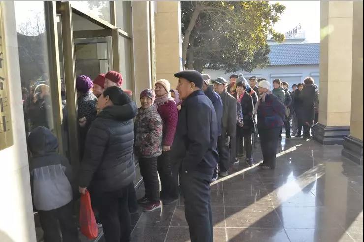 重山集團春節(jié)慰問金情暖千家