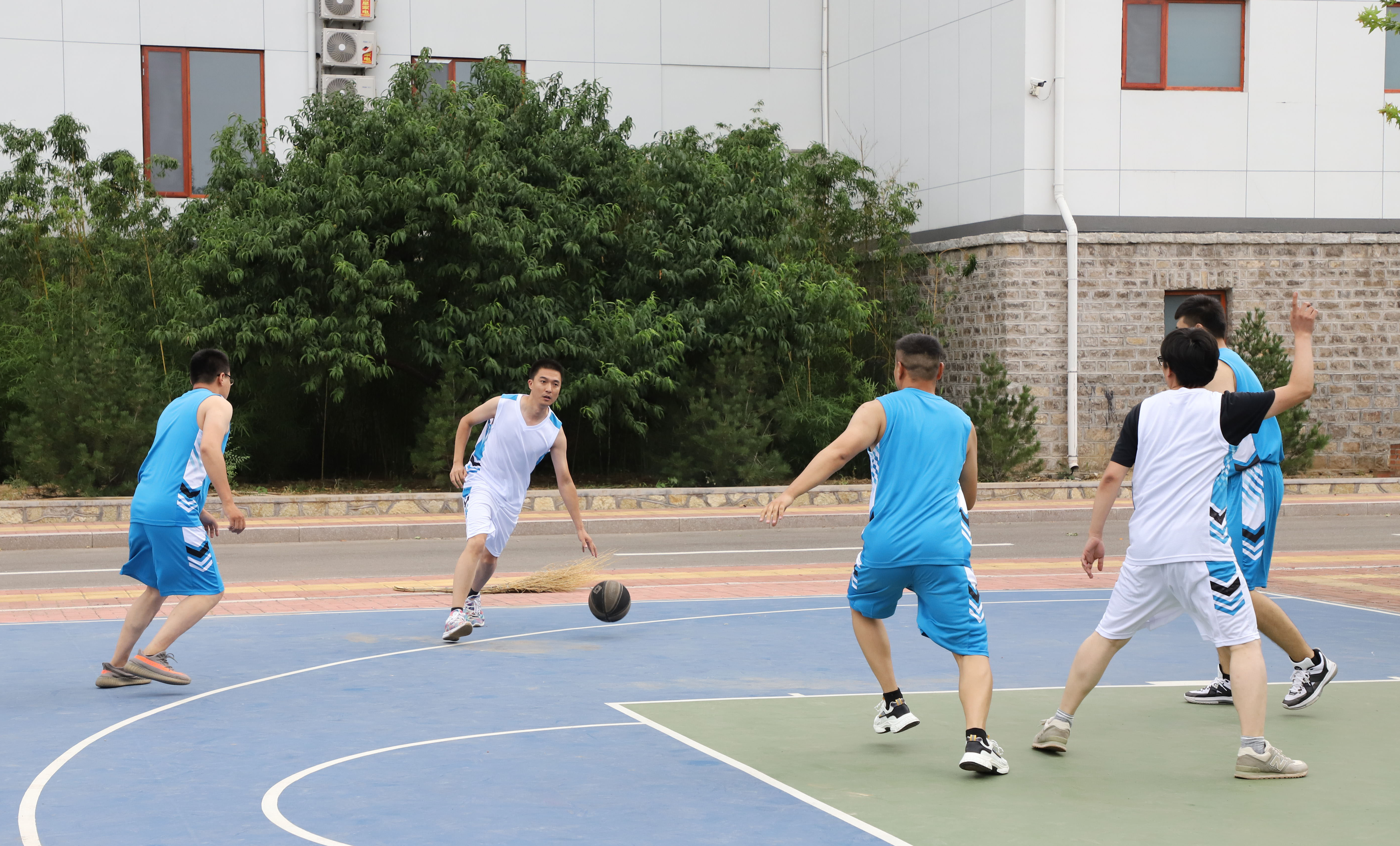 公司組織開展籃球技巧賽暨3對(duì)3比賽62