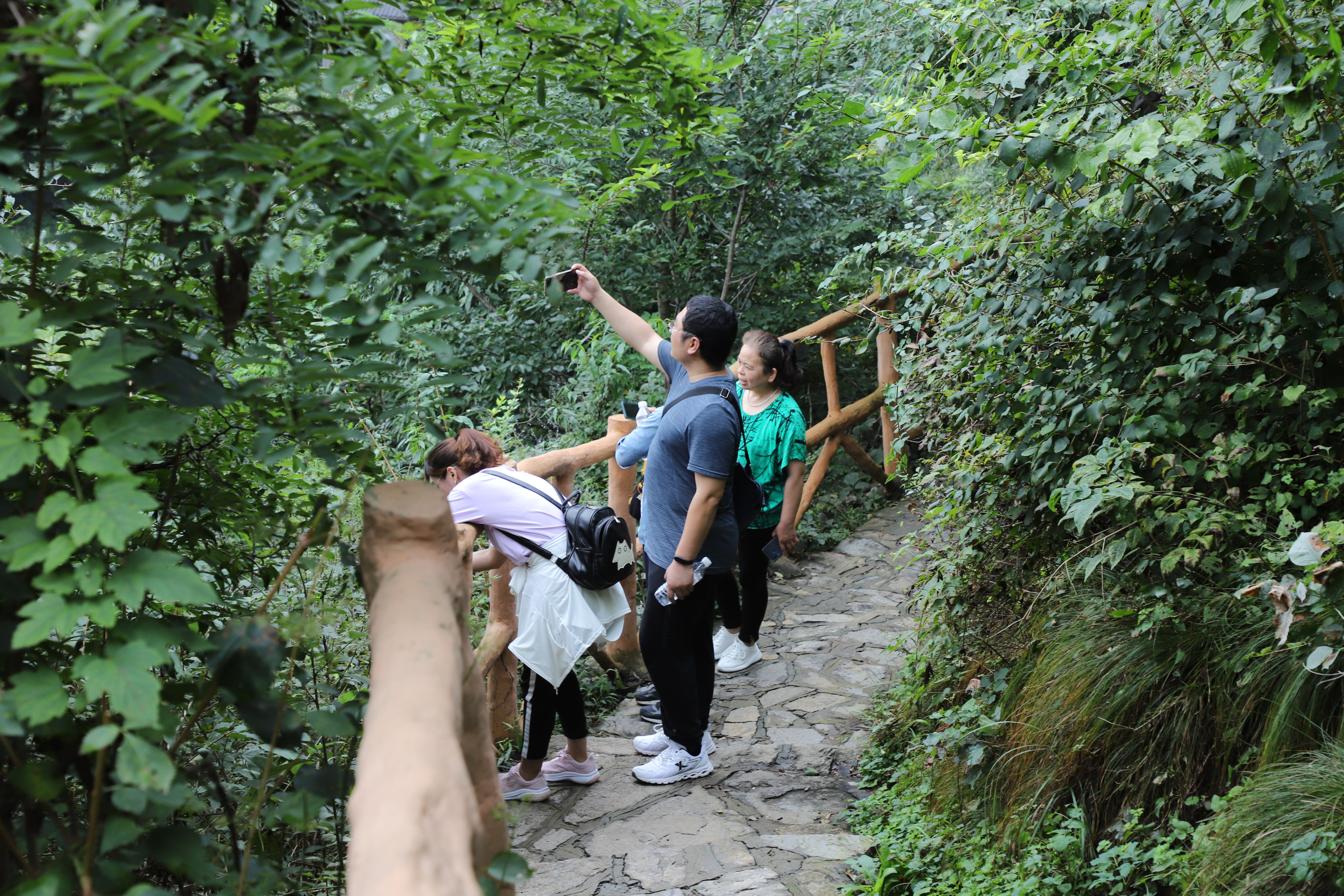 重山光電組織游覽齊山團(tuán)建活動(dòng)12