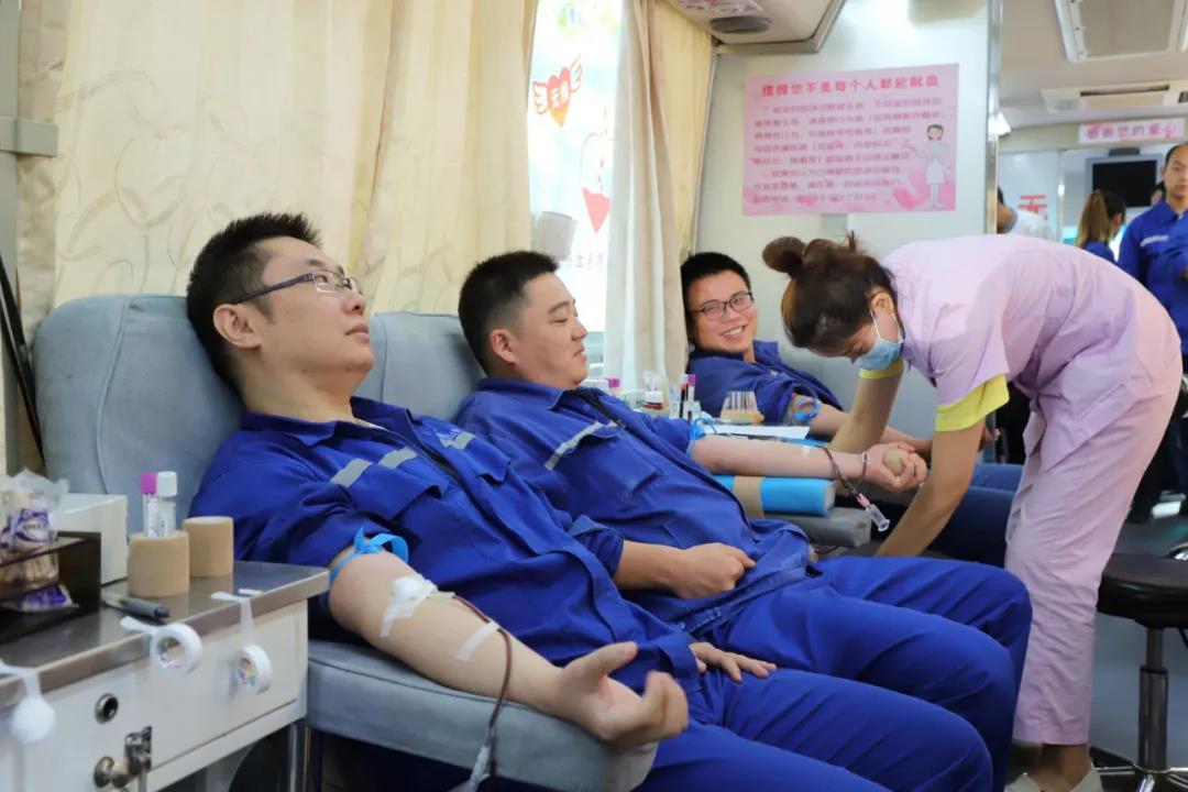 公司組織義務(wù)獻(xiàn)血 員工積極獻(xiàn)愛心16