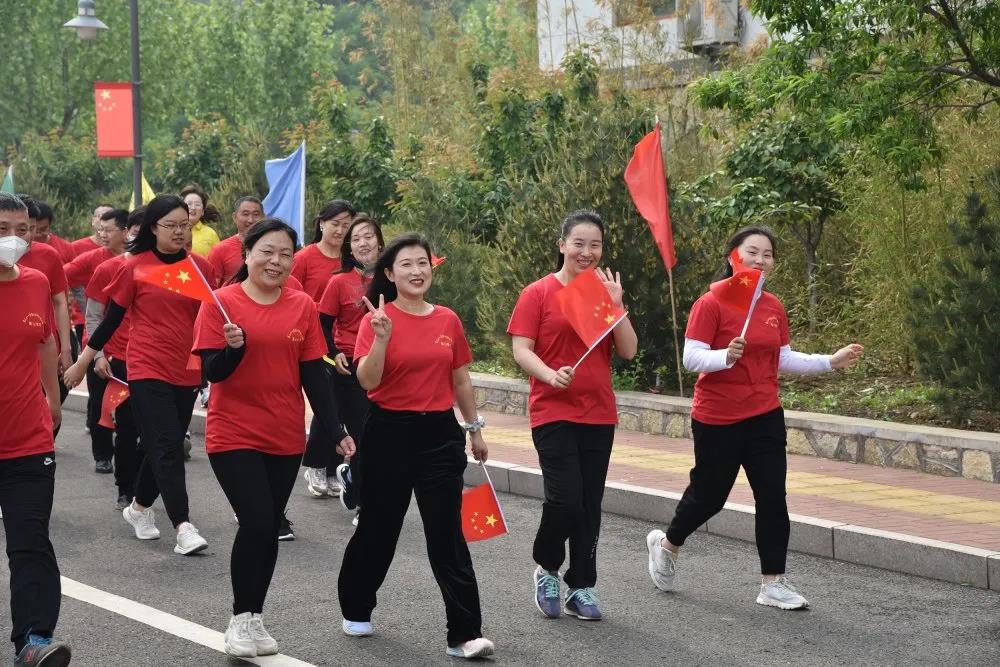 致敬五四精神 傳遞青春力量——集團(tuán)成功舉辦第二十一屆“重山杯”職工運動會13