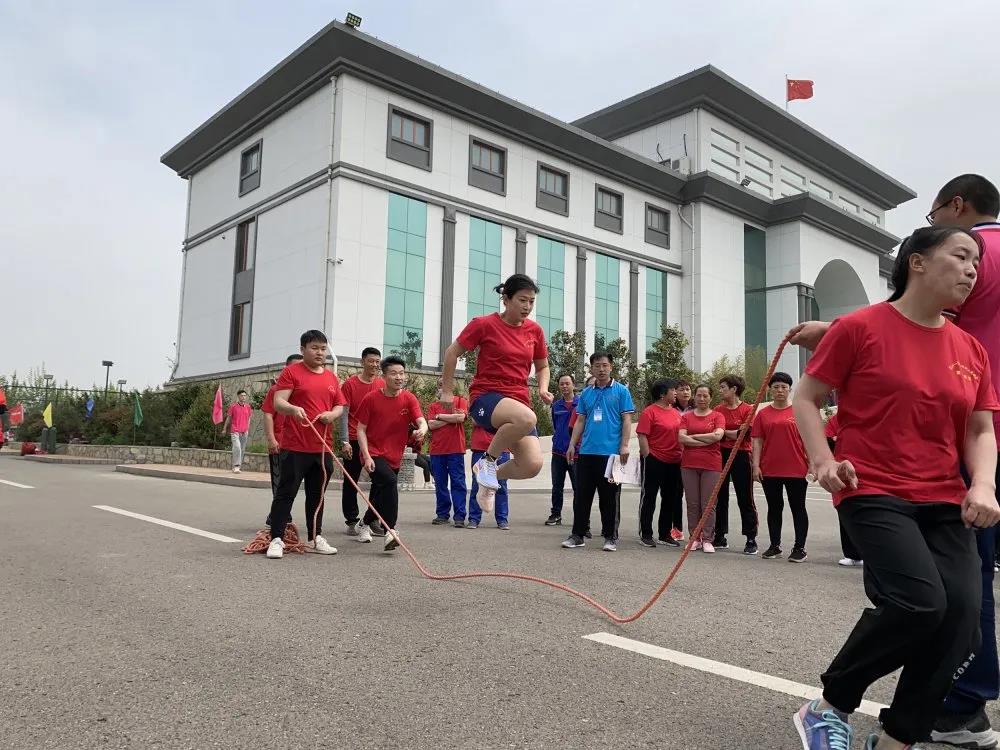 致敬五四精神 傳遞青春力量——集團(tuán)成功舉辦第二十一屆“重山杯”職工運動會13