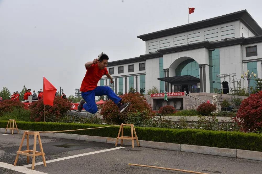 致敬五四精神 傳遞青春力量——集團(tuán)成功舉辦第二十一屆“重山杯”職工運動會13