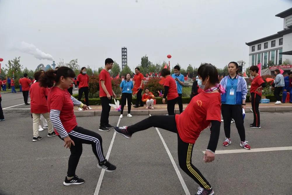 致敬五四精神 傳遞青春力量——集團(tuán)成功舉辦第二十一屆“重山杯”職工運動會13