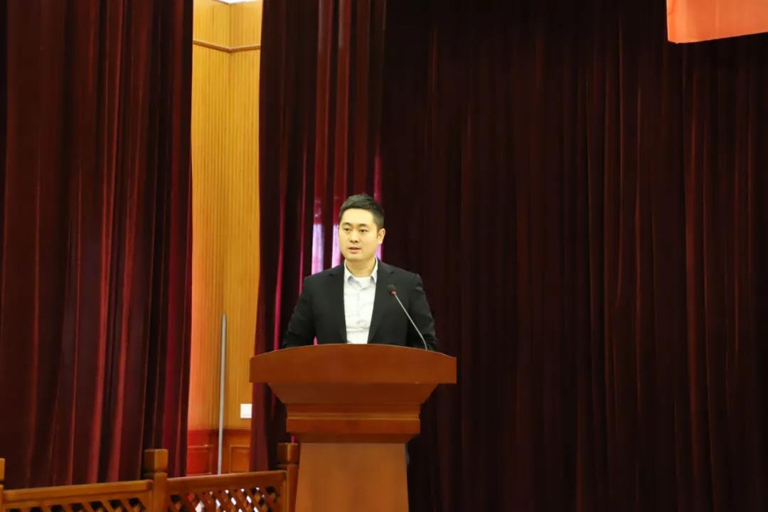 公司隆重舉行2021年勞動(dòng)模范表彰大會(huì)32