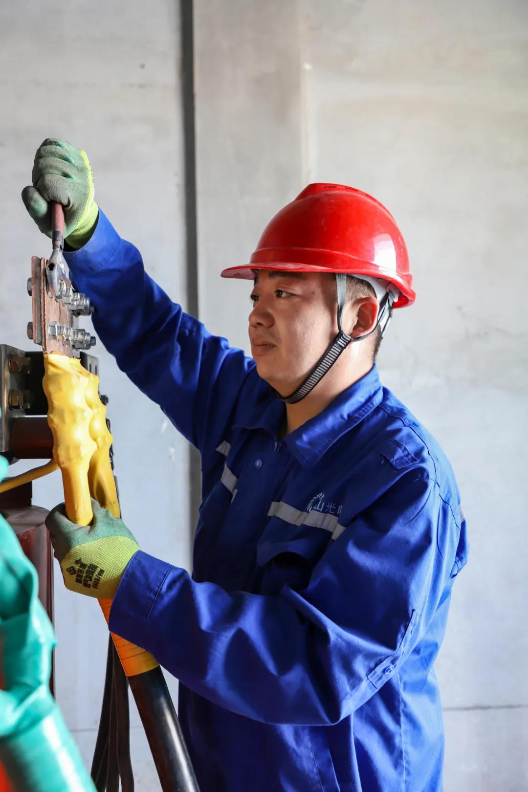 2021年五一勞動(dòng)模范系列八|高寧：在愛(ài)崗敬業(yè)中演繹不平凡的人生