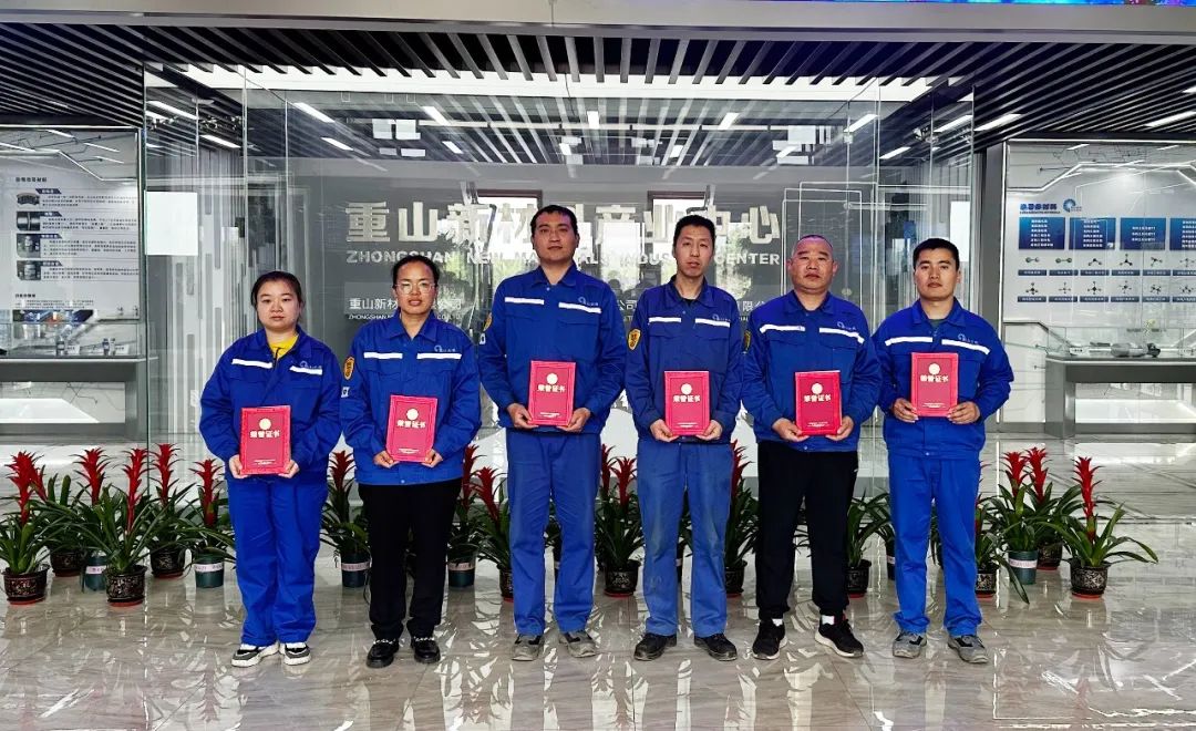 致敬光電最美勞動(dòng)者！