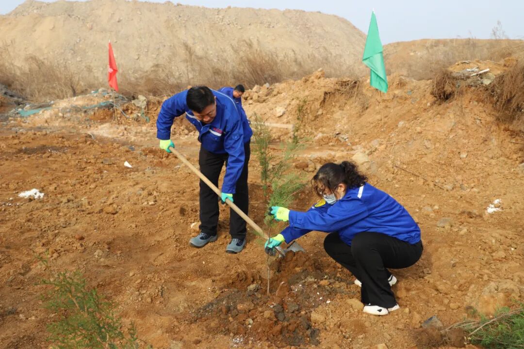 植一株新綠 予世界美好——重山光電積極組織參加集團植樹綠化活動