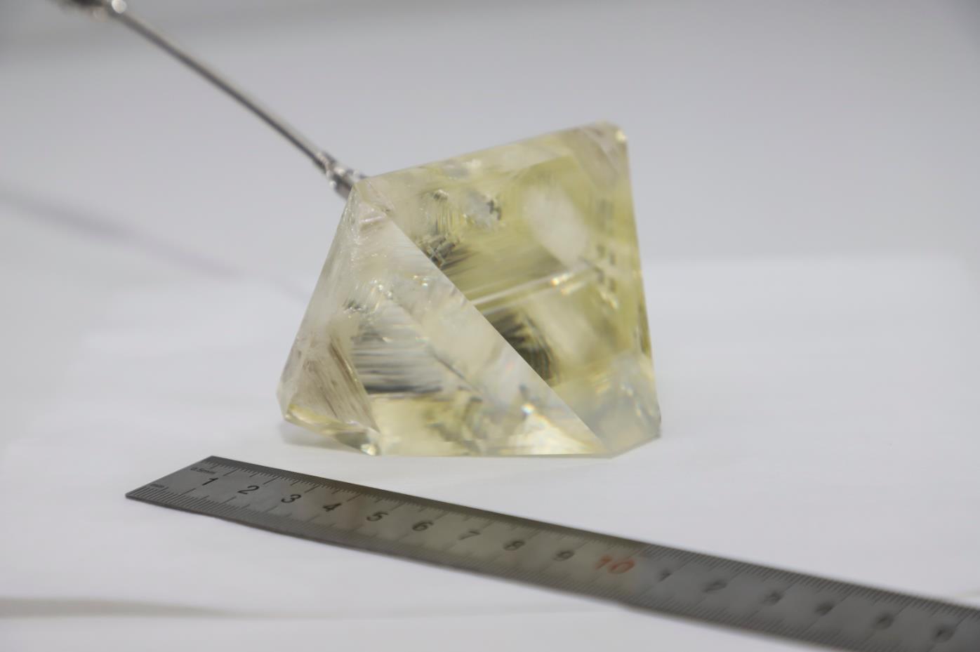 我公司高質(zhì)量KTP晶體生長(zhǎng)技術(shù)獲得突破